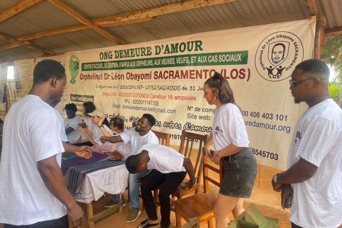 Équipe de Young Caring mobilisée pendant une action communautaire