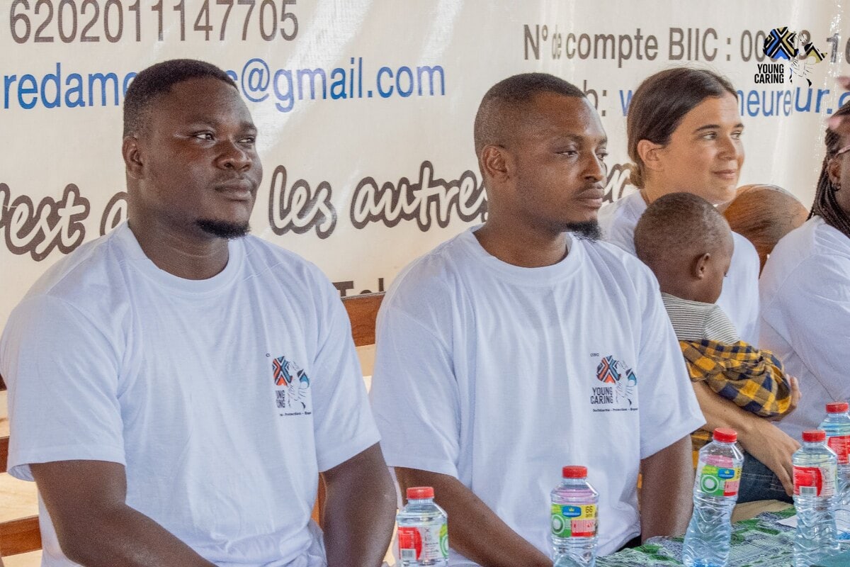 Membres de Young Caring mobilisés pendant une action
